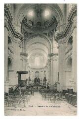 1 vue - Intérieur de la Cathédrale (ouvre la visionneuse)