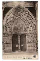 1 vue - Portail, intérieur de la Cathédrale (ouvre la visionneuse)