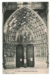 1 vue - Portique de la Cathédrale (ouvre la visionneuse)