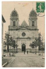 1 vue - La Cathédrale (Façade principale) (ouvre la visionneuse)