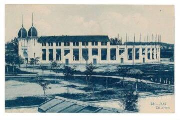 1 vue - Les arènes (ouvre la visionneuse)