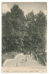 1 vue - L\'Escalier de la promenade des Remparts romains (ouvre la visionneuse)