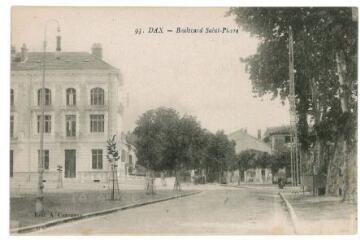 1 vue - Boulevard Saint Pierre (à gauche l\'immeuble Biraben) (ouvre la visionneuse)