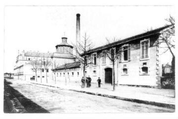 1 vue - Machinerie à vapeur de l\'établissement des Grands Thermes (ouvre la visionneuse)