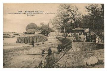 1 vue - Boulevard de l\'Adour : la Source Thermale \'le trou des pauvres\', la demi-lune, les quais (ouvre la visionneuse)