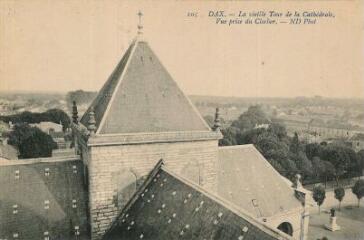1 vue - La Cathédrale - la vielle tour : vue prise du clocher (ouvre la visionneuse)