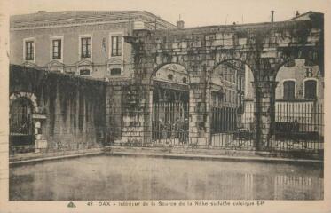 1 vue - Intérieur de la Source de la Nèhe (ouvre la visionneuse)