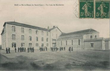1 vue - Notre-Dame du Sacré-Coeur, un coin de récréation (ouvre la visionneuse)
