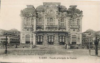 1 vue - Façade principale du casino (ouvre la visionneuse)
