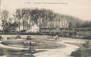 1 vue - Intérieur et vue d\'ensemble du vélodrome (ouvre la visionneuse)