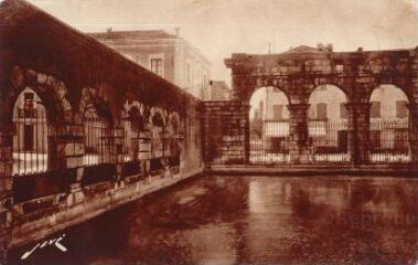 1 vue - Le Bassin d\'Eaux Chaudes de la Nèhe (ouvre la visionneuse)