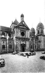 1 vue - Cathédrale Notre-Dame, façade nord (ouvre la visionneuse)